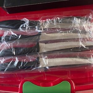 Set of 8 Serrated Steak Knives with Black Handles